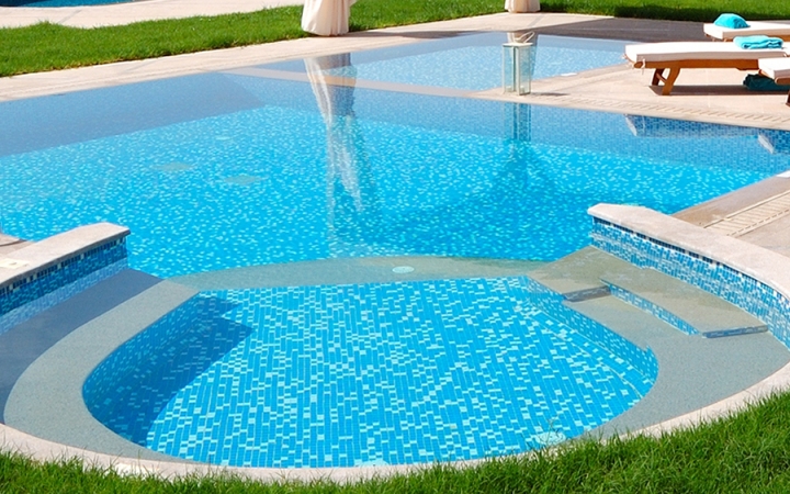 Dicas para manter a piscina sempre linda